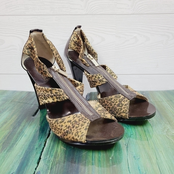 Michael Kors Leopard Heels - Picture 2 of 10